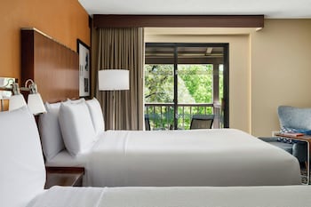 Room, 2 Queen Beds, Roll-in Shower, Garden View