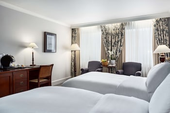 Family Quadruple Room (2 adults + 2 children)