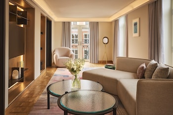 Deluxe Park Suite