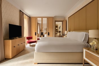 Two Bedroom Crescent Terrace Suite