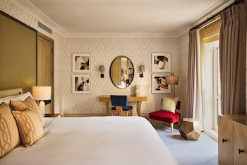 Two Bedroom Crescent Terrace Suite