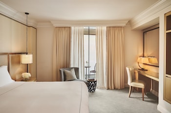 Courtyard Room