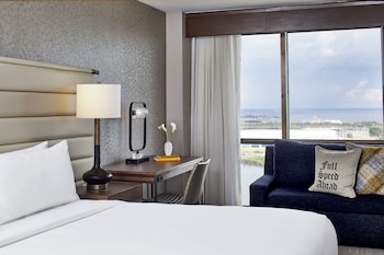 Deluxe Room, 2 Queen Beds (Mobility/Hearing Accessible, Tub)