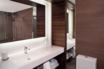 Room, 2 Queen Beds (Mobility Accessible, Roll-In Shower)