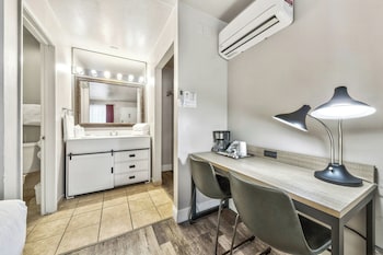 Room, 2 Double Beds (Hotel Room)