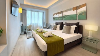 Basic Double with Courtyard View