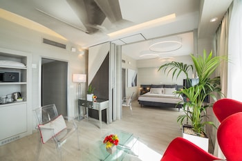 Deluxe Suite with Corner Balcony and Lycabettus Hill View