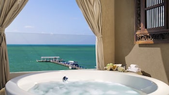 Suite, Multiple Beds, Oceanfront (Lodge)
