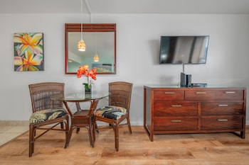 Studio, Ocean View (Unit 819)