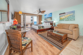 Studio, Ocean View (Unit 819)