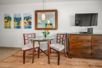 Studio, Ocean View (Unit 719)
