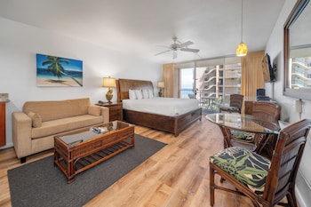 Studio, Ocean View (Unit 402)
