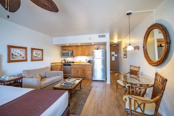 Studio, Ocean View (Unit 917)