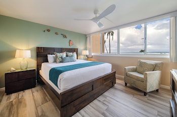 1 Bedroom, Oceanfront (Unit 207 ,1Bath)