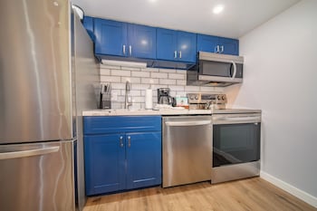 Studio, Ocean View (Unit 202)