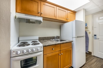 Standard Room, 2 Queen Beds, Partial Ocean View, Ground Floor