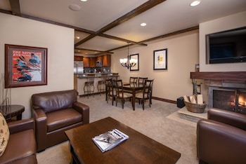 Deluxe Room, 3 Bedrooms (3 Bath)