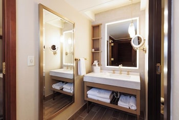 Signature Suite, 2 Queen Beds, Non Smoking