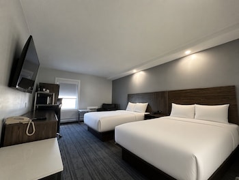 Basic Room, 2 Double Beds, Non Smoking