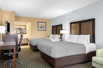 Standard Room, 2 Queen Beds, Smoking