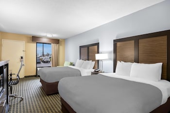 Standard Room, 2 Queen Beds, Non Smoking