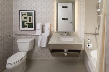 Room, 1 King Bed, Accessible (Hearing)