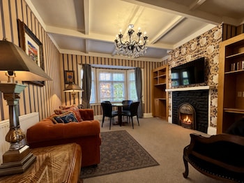 Premium Two Bedroom Suite (In Adjacent Building)