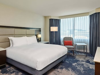 Deluxe Room, 1 King Bed, Bay View