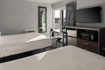 Room, 2 Queen Beds