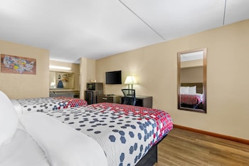 Room, 2 Queen Beds, Smoking