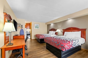 Room, 2 Queen Beds, Smoking (Efficiency)