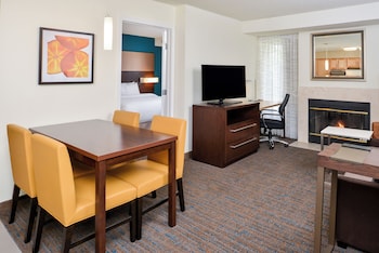 Studio, 1 King Bed with Sofa bed (Hearing Accessible)