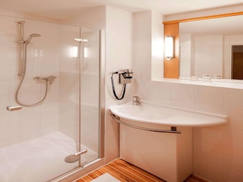 Standard Twin Room, 2 Twin Beds (New Sleep Easy Concept)