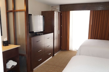 Suite, 2 Queen Beds, Non Smoking