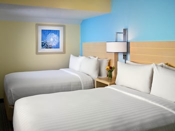 Studio Suite, 1 Queen Bed, Accessible (Mobility Tub)