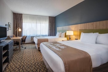 Room, 2 Queen Beds, Non Smoking