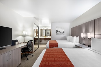 Standard Room, 2 Queen Beds, Non Smoking, Refrigerator & Microwave (Pet Friendly)