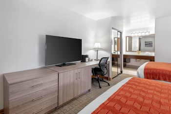 Standard Room, 2 Queen Beds, Non Smoking, Refrigerator & Microwave (Pet Friendly)