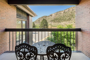 Standard Room, 1 King Bed, Non Smoking, Balcony (Walk-in Shower;Larger Room)