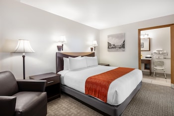 Standard Room, 1 King Bed, Accessible, Non Smoking (Bathtub)