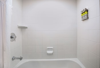Suite, 1 Bedroom, Non Smoking, City View (Hearing Accessible)