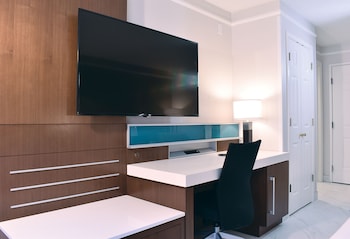 Classic Room, 2 Queen Beds, Hearing Accessible
