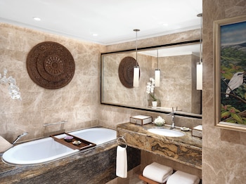 Premium Room, Club Lounge Access