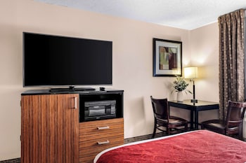 Standard Room, 2 Double Beds, Non Smoking, Refrigerator & Microwave