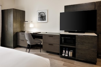 Room, 2 Double Beds, Accessible, Non Smoking (w/ roll-in shower)
