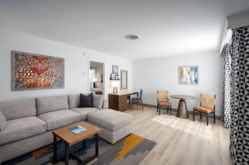 Suite, 1 Bedroom (1 King & 1 Sofa Bed)