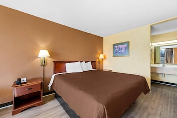 Standard Room, 1 King Bed, Smoking