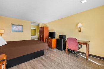Standard Room, 1 King Bed, Smoking