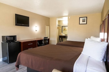 Room, 2 Queen Beds, Non Smoking