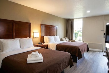 Room, 2 Queen Beds, Non Smoking